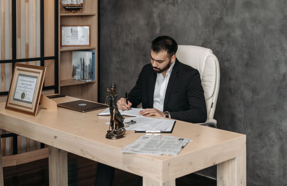 Plaque professionnelle d'avocat : réglementation et conseils